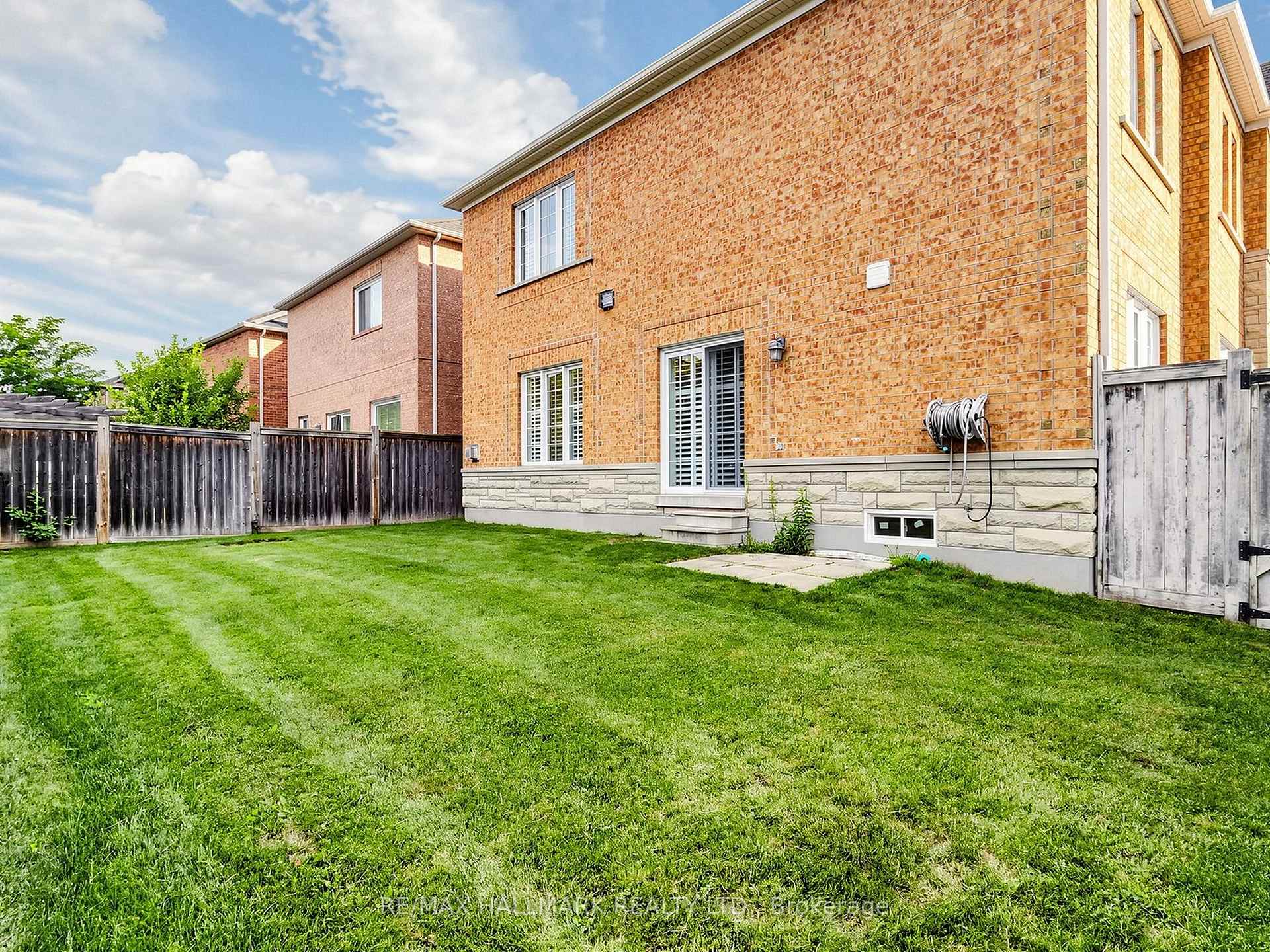 Photo 94 of 72 Middlecote Drive, Ajax, Northeast Ajax — HOMEH
