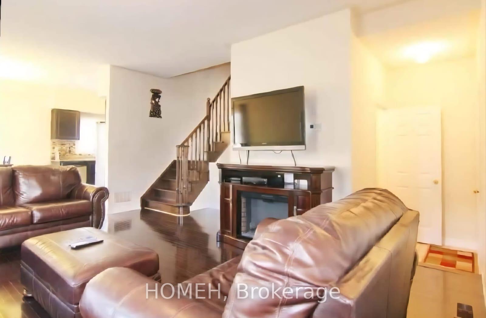 Photo 2 of Unit Upper level, 70 Evanwood Crescent, Brampton, Credit Valley — HOMEH