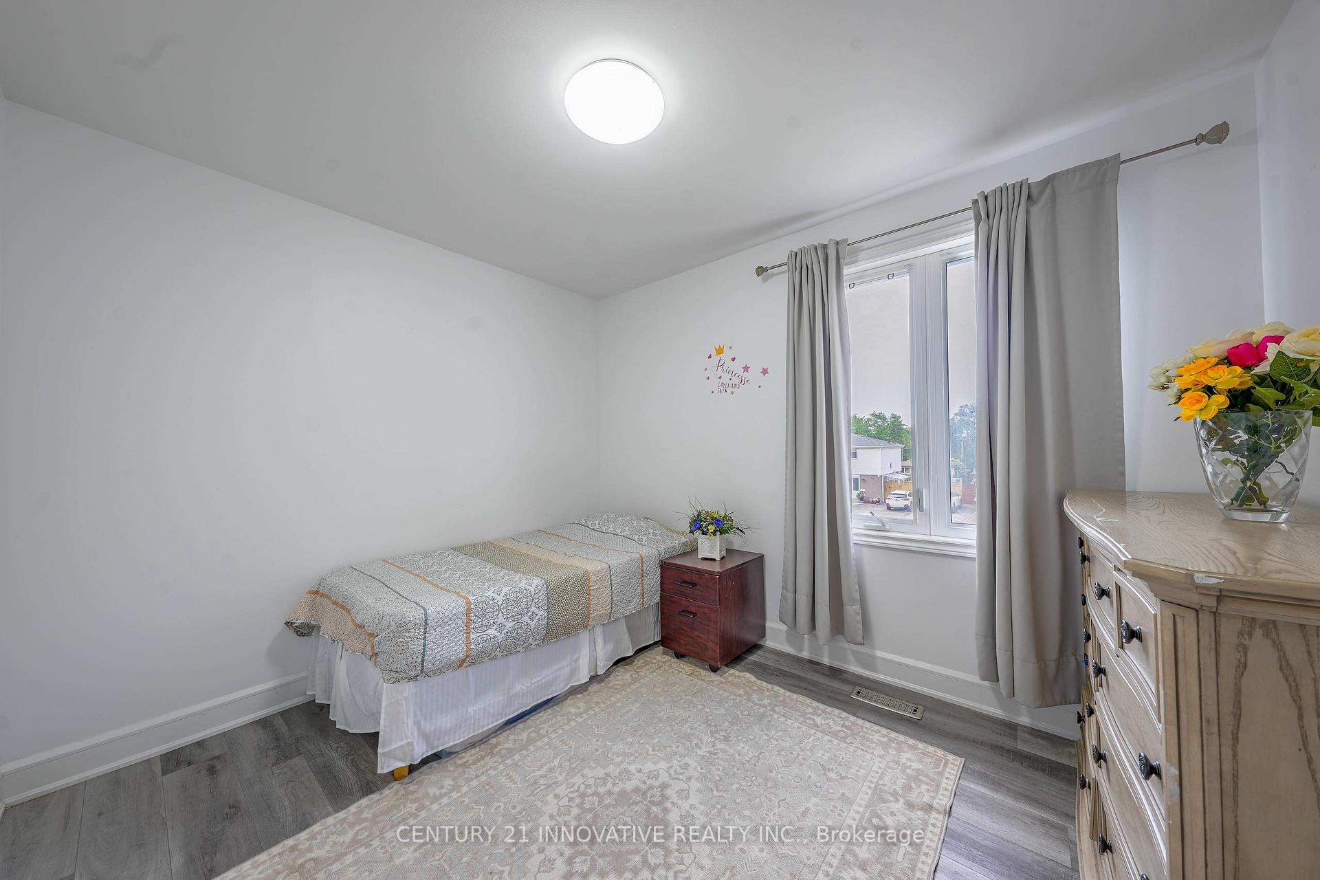 Photo 16 of 13 Dorset Drive, Brampton, Southgate — HOMEH