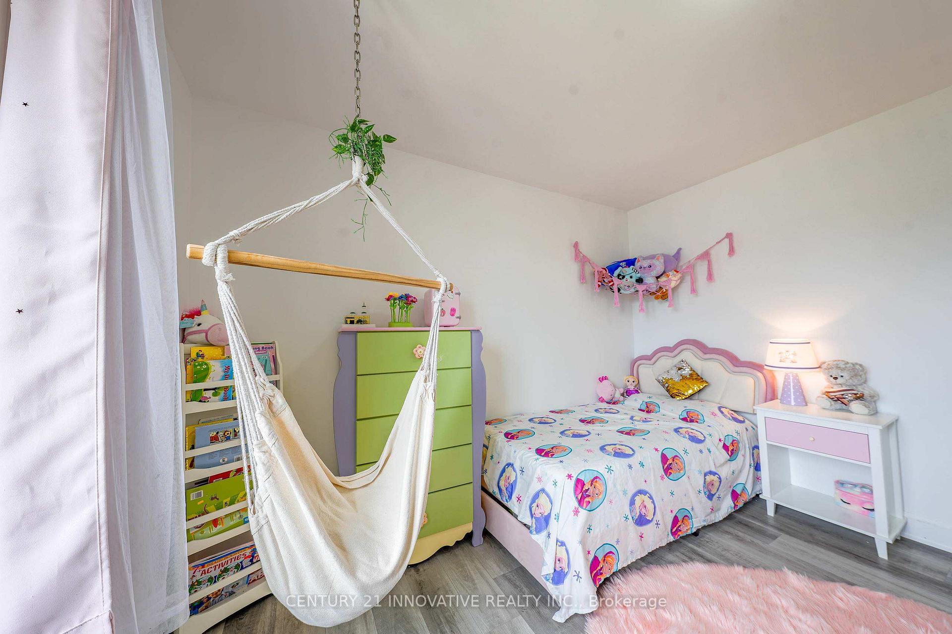 Photo 19 of 13 Dorset Drive, Brampton, Southgate — HOMEH