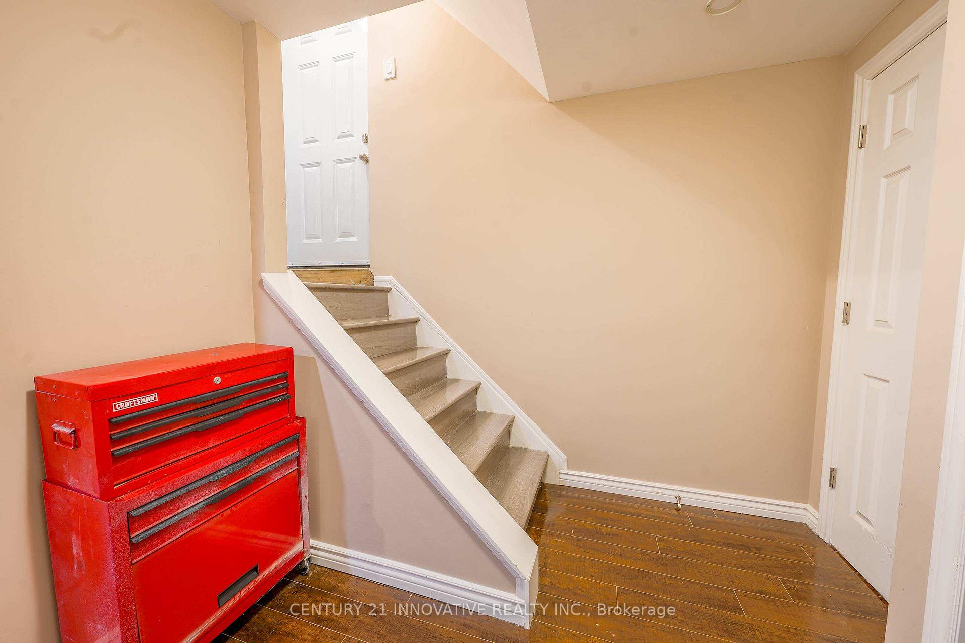 Photo 33 of 13 Dorset Drive, Brampton, Southgate — HOMEH
