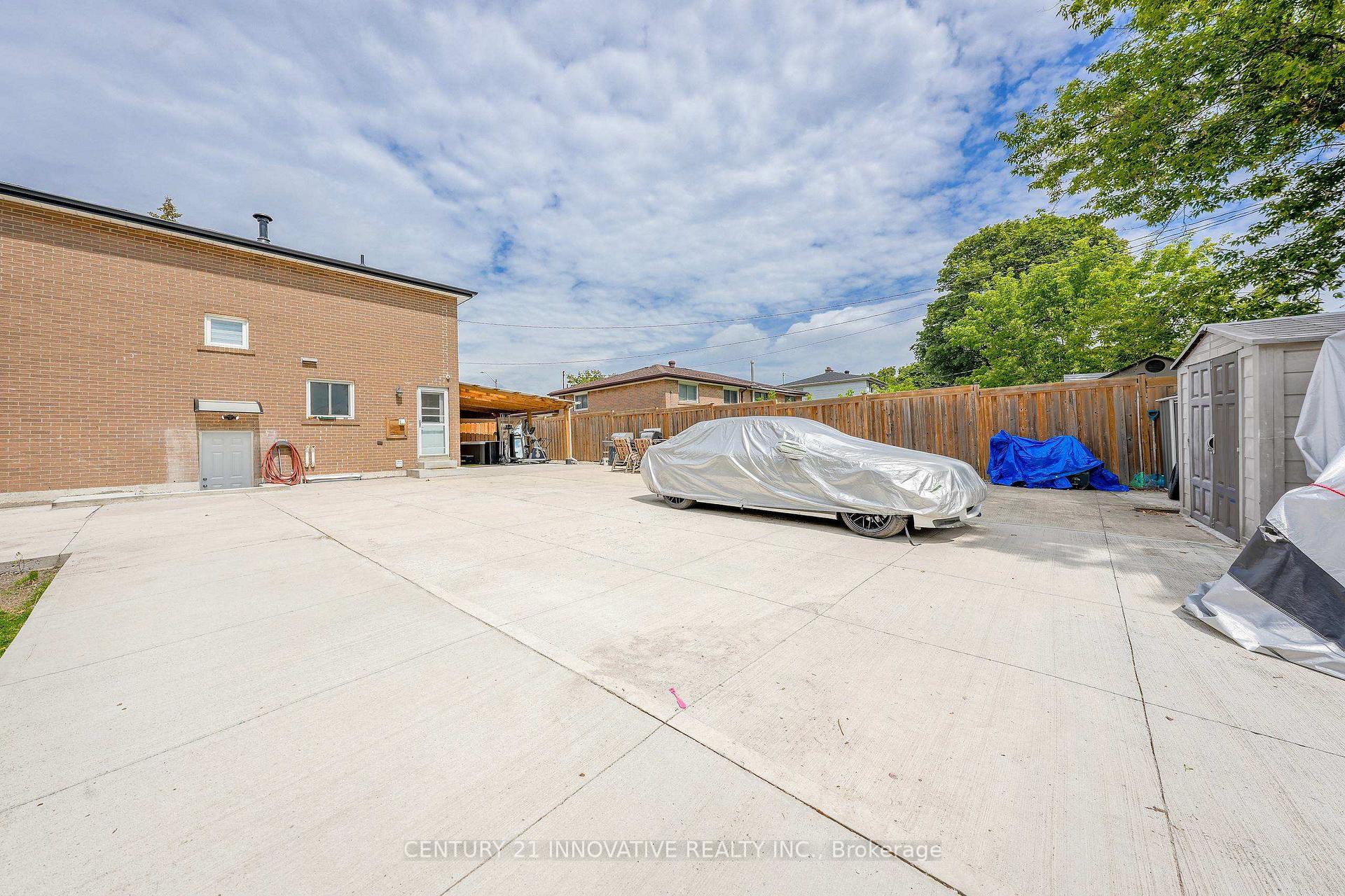 Photo 35 of 13 Dorset Drive, Brampton, Southgate — HOMEH