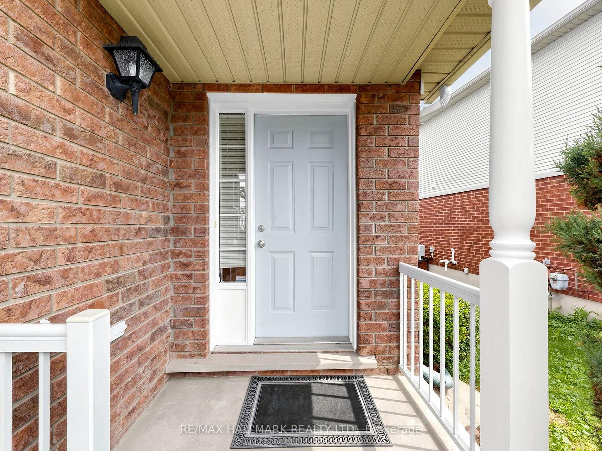 Photo 5 of 44 Crittenden Drive, Georgina, Keswick South — HOMEH