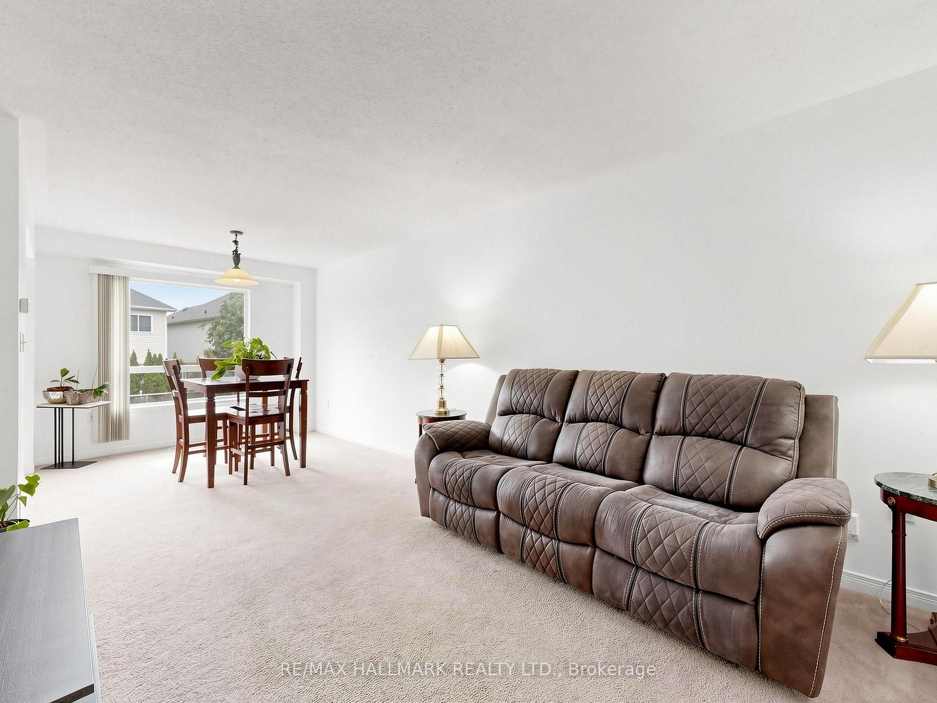 Photo 6 of 44 Crittenden Drive, Georgina, Keswick South — HOMEH