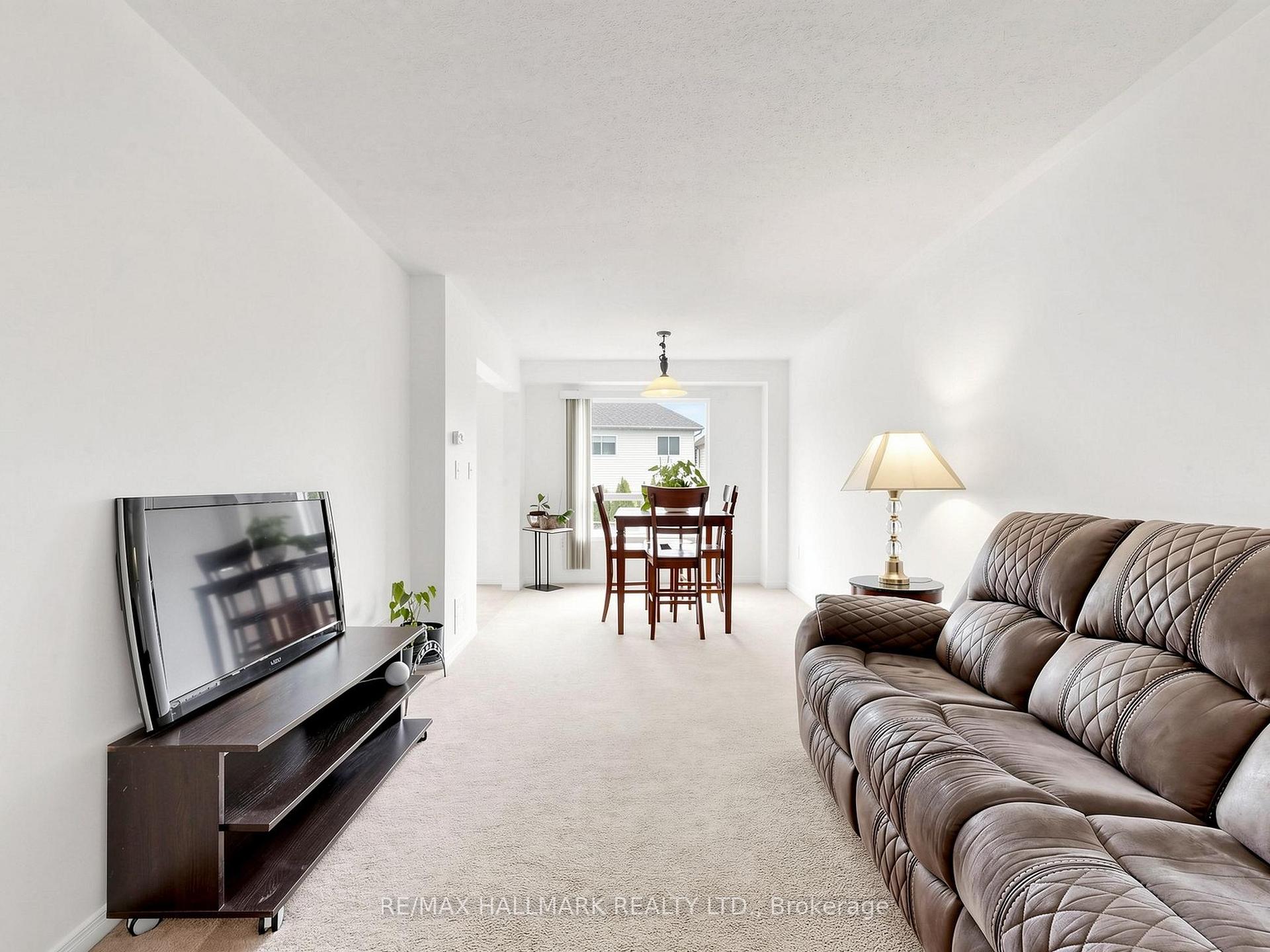 Photo 7 of 44 Crittenden Drive, Georgina, Keswick South — HOMEH