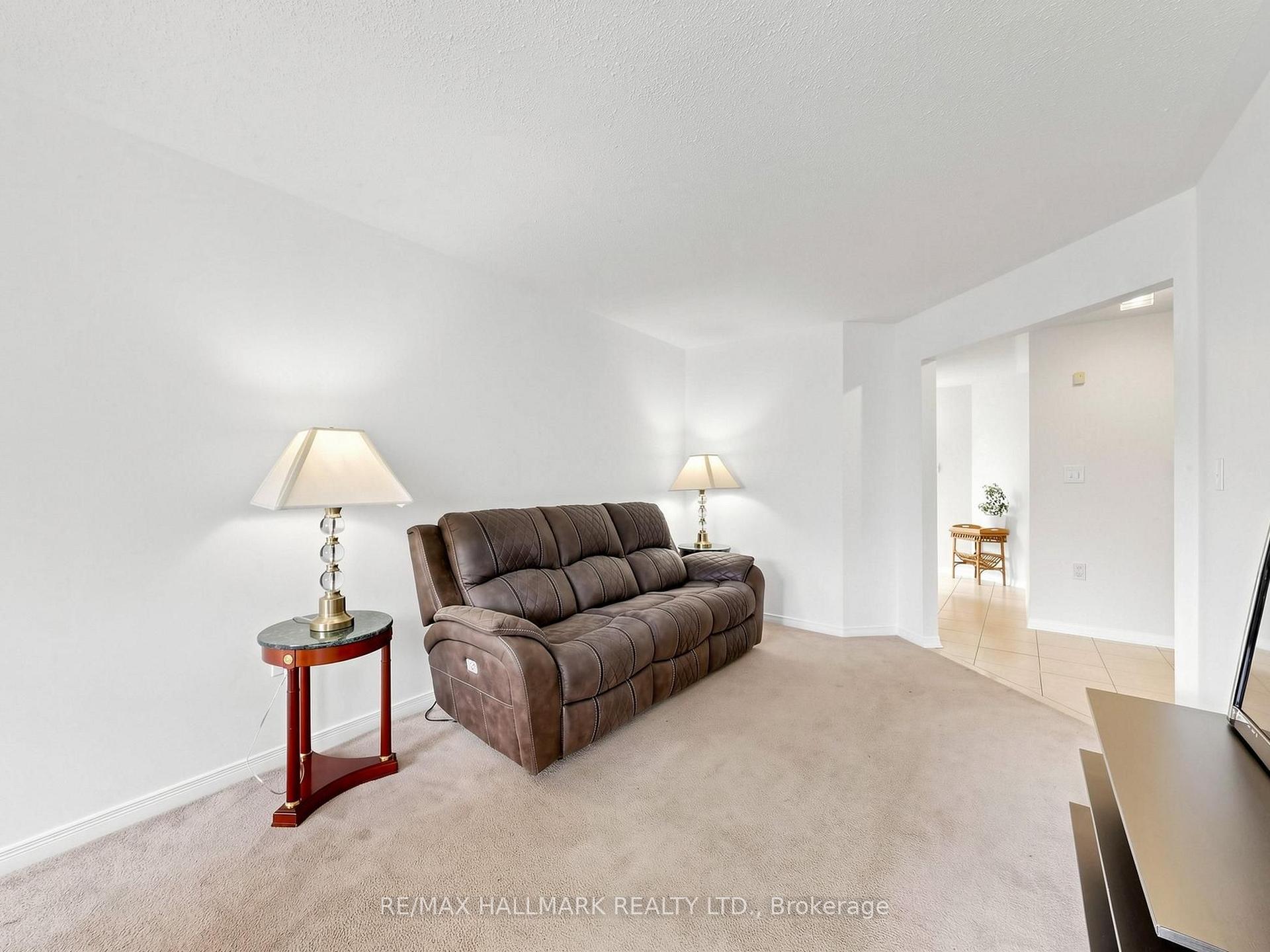 Photo 8 of 44 Crittenden Drive, Georgina, Keswick South — HOMEH
