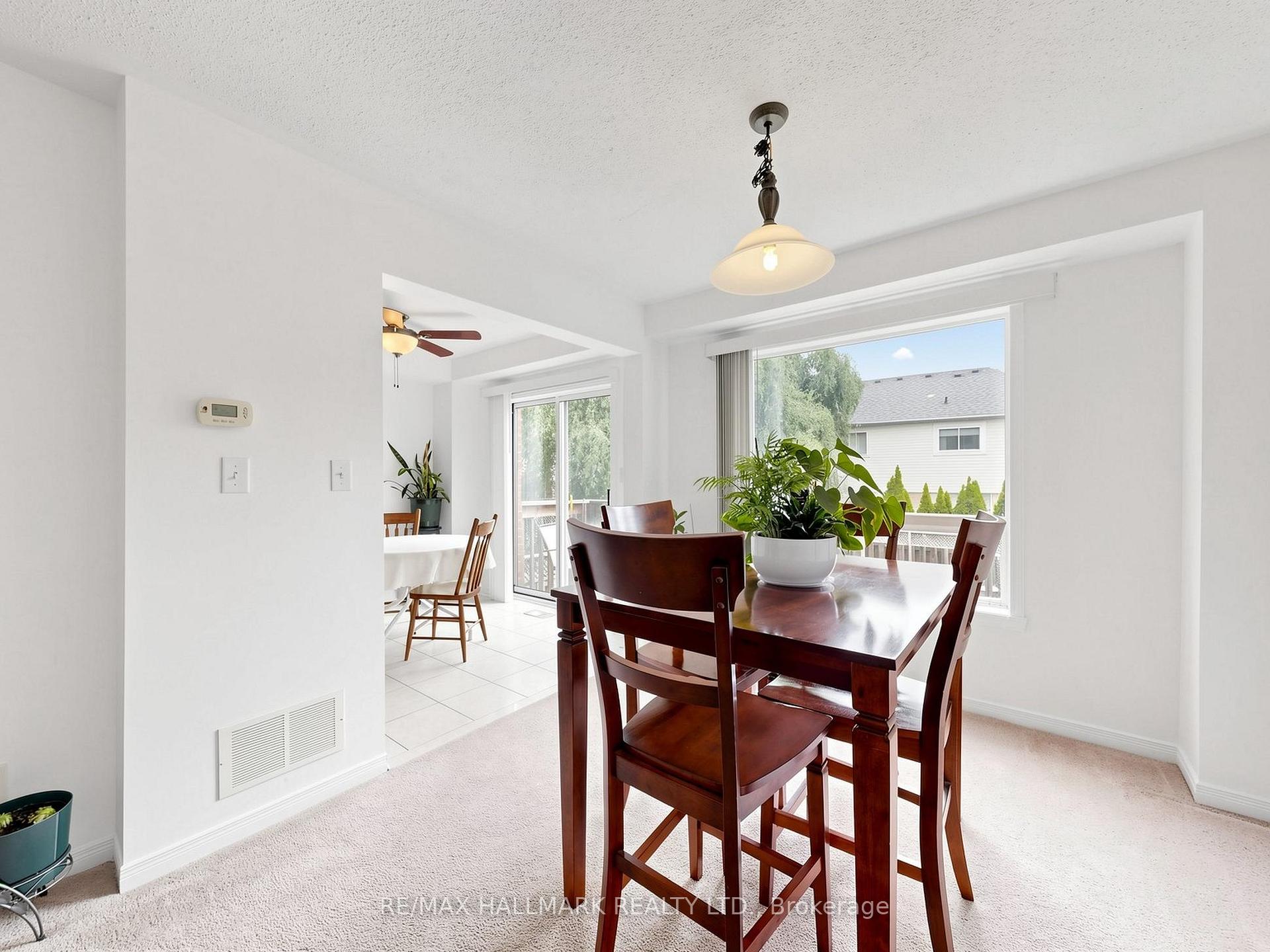 Photo 10 of 44 Crittenden Drive, Georgina, Keswick South — HOMEH