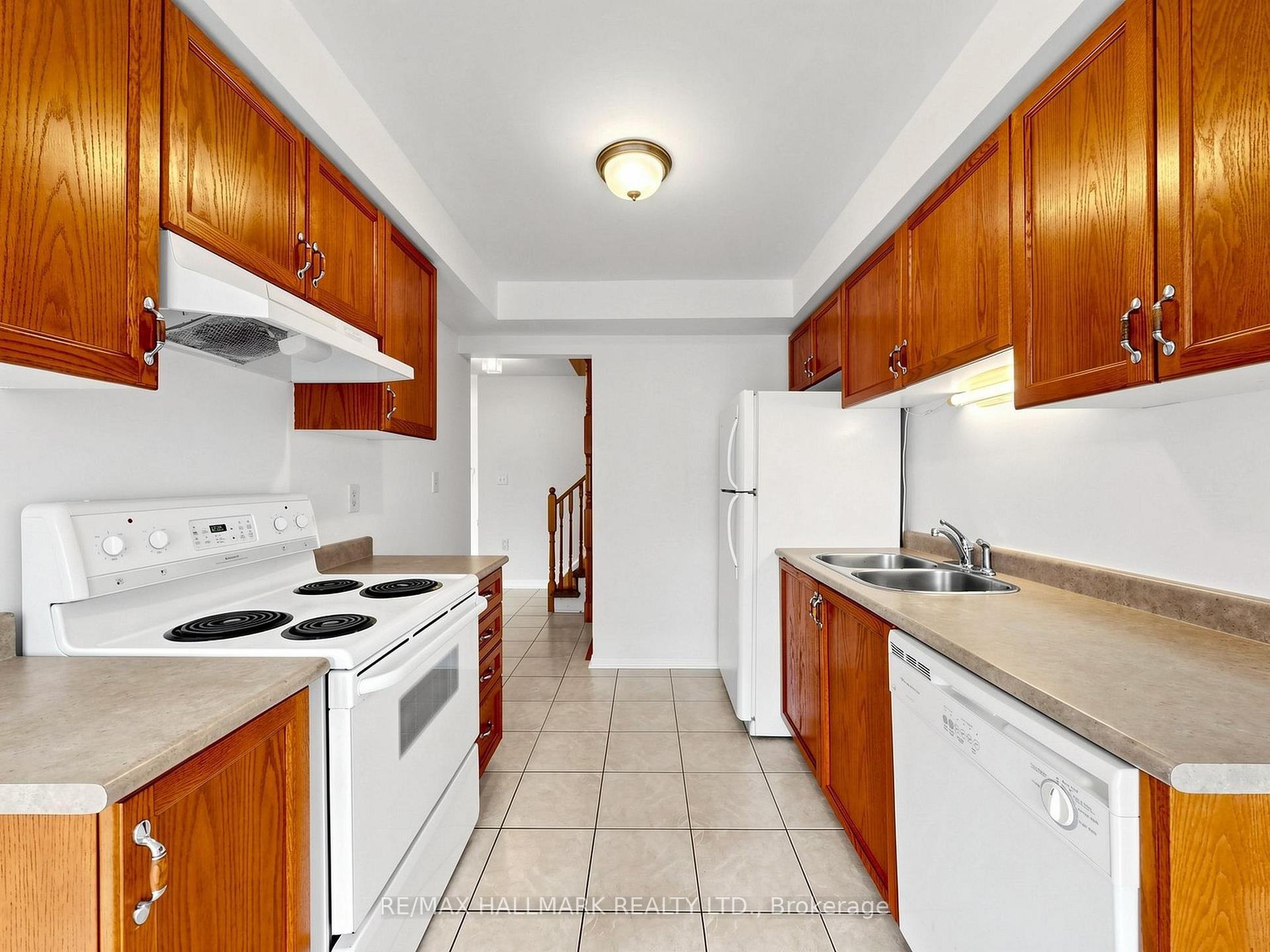 Photo 17 of 44 Crittenden Drive, Georgina, Keswick South — HOMEH