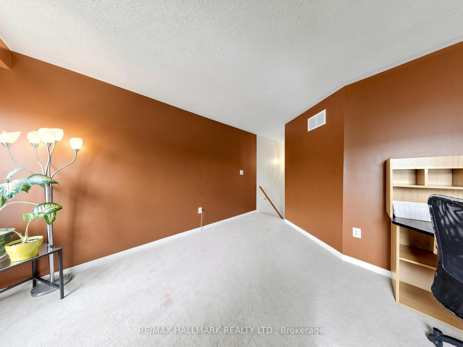 Photo 37 of 44 Crittenden Drive, Georgina, Keswick South — HOMEH