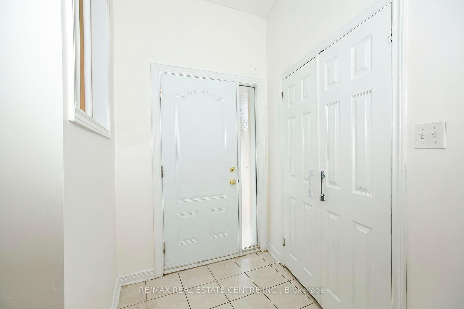 Photo 5 of 16 McLaughlin Road N, Brampton, Northwood Park — HOMEH