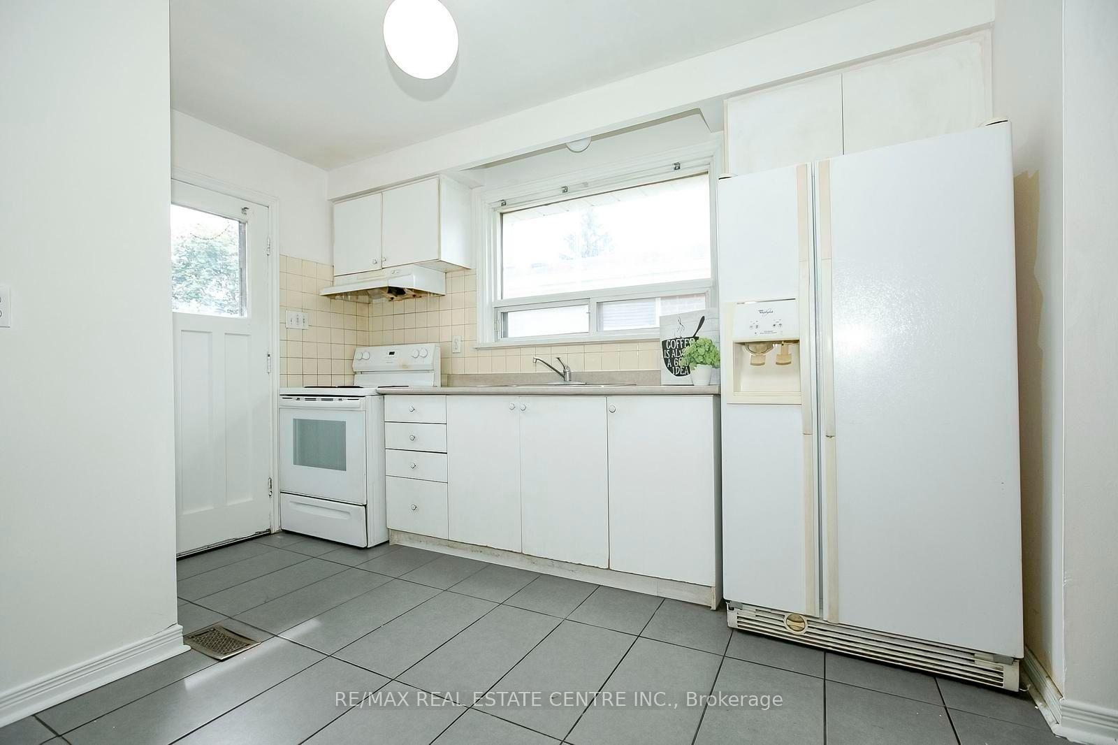 Photo 20 of 16 McLaughlin Road N, Brampton, Northwood Park — HOMEH