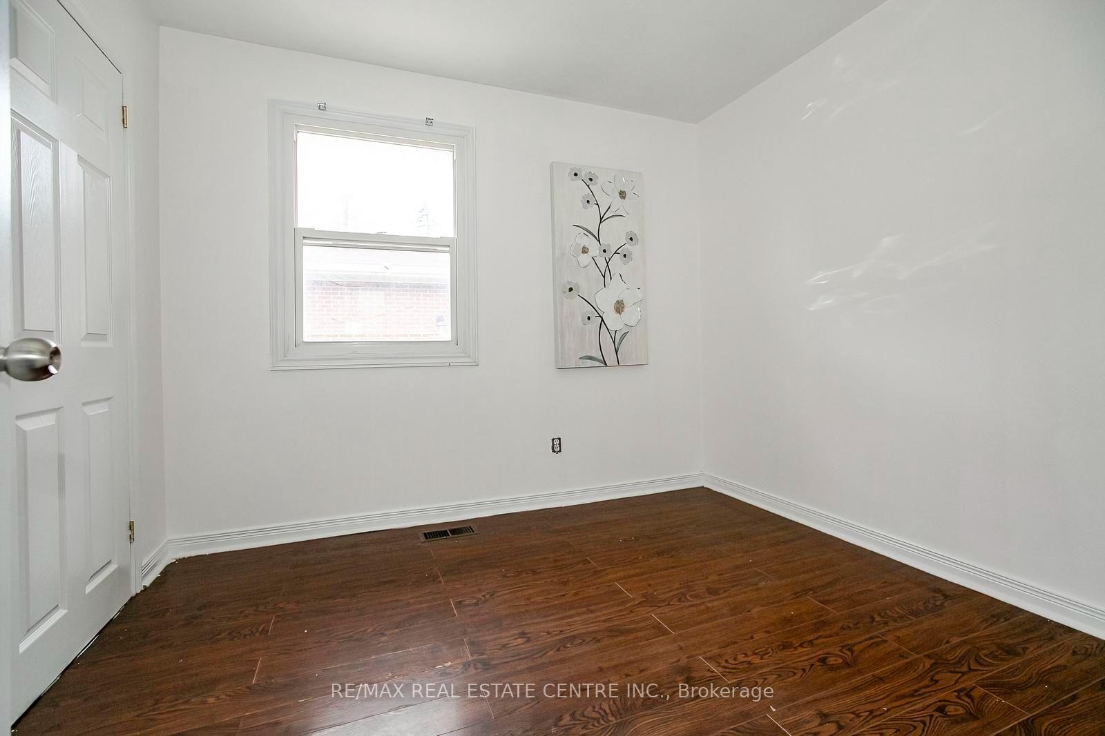 Photo 31 of 16 McLaughlin Road N, Brampton, Northwood Park — HOMEH