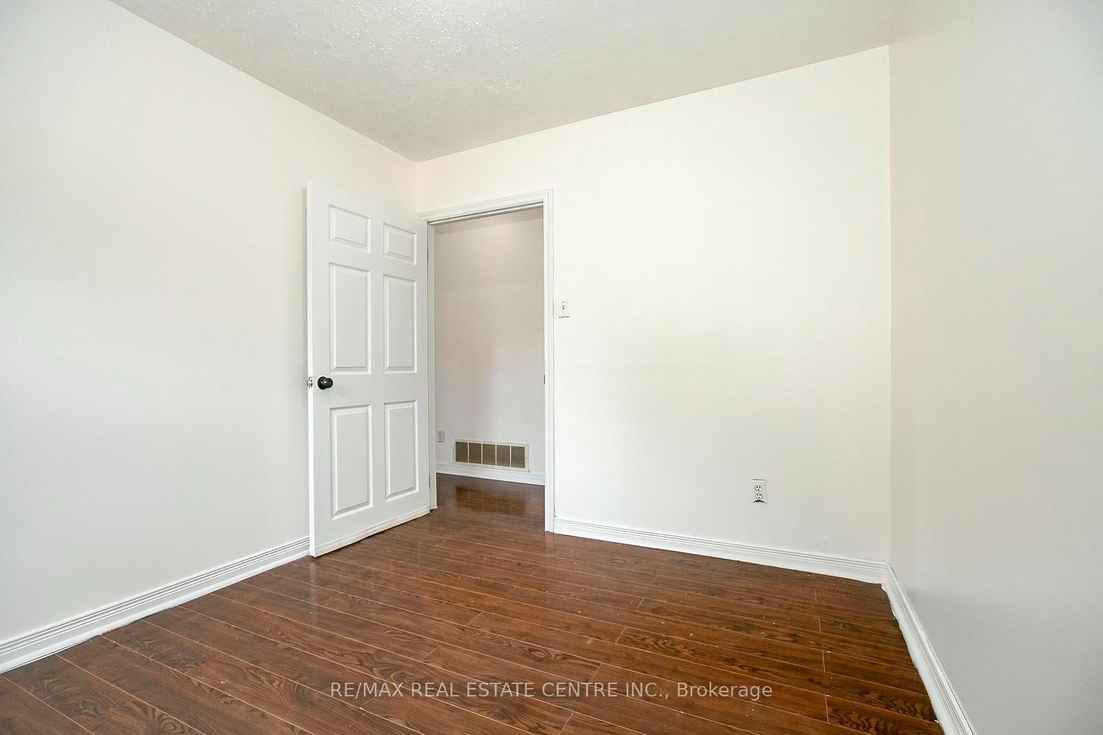Photo 34 of 16 McLaughlin Road N, Brampton, Northwood Park — HOMEH