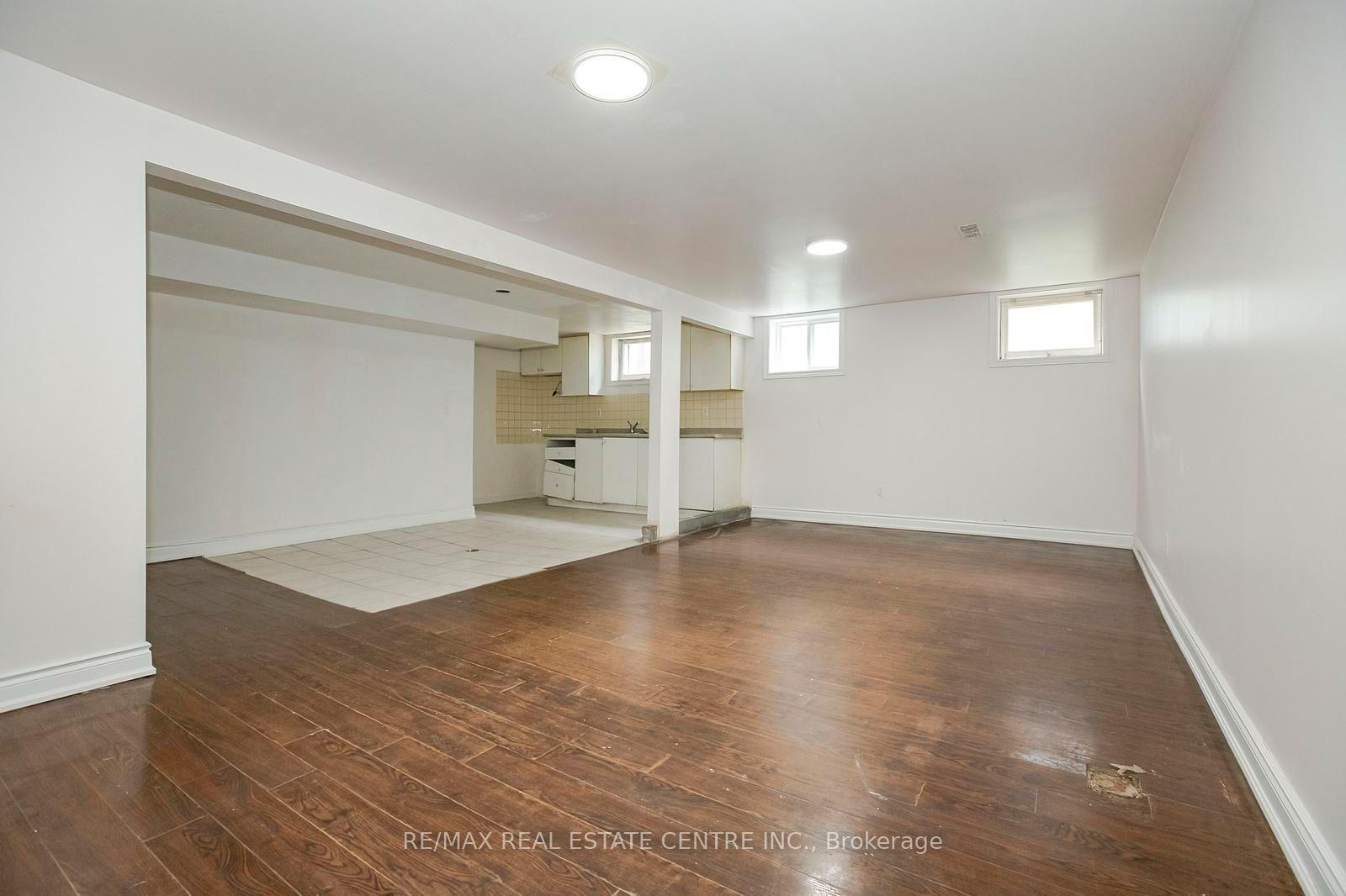 Photo 37 of 16 McLaughlin Road N, Brampton, Northwood Park — HOMEH