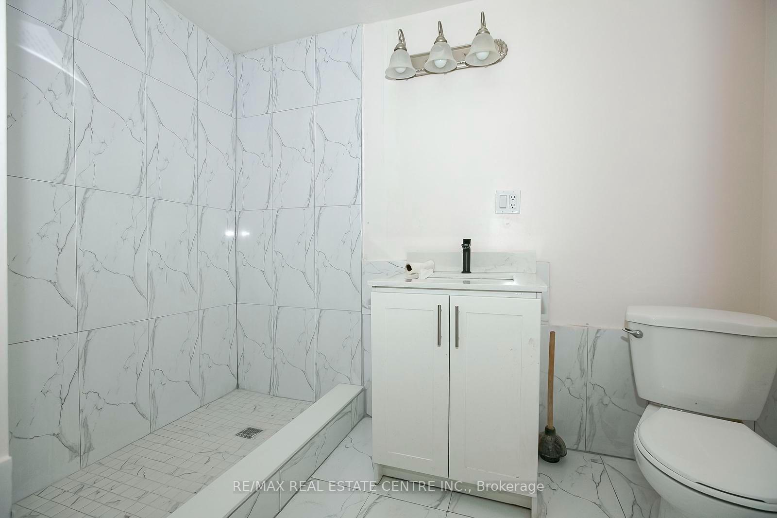 Photo 46 of 16 McLaughlin Road N, Brampton, Northwood Park — HOMEH