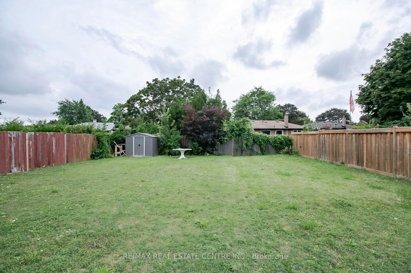 Photo 48 of 16 McLaughlin Road N, Brampton, Northwood Park — HOMEH