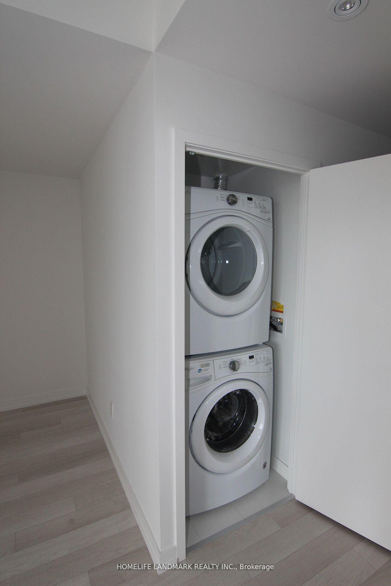 Photo 5 of Unit 2710, 117 McMahon Drive, North York, Bayview Village — HOMEH