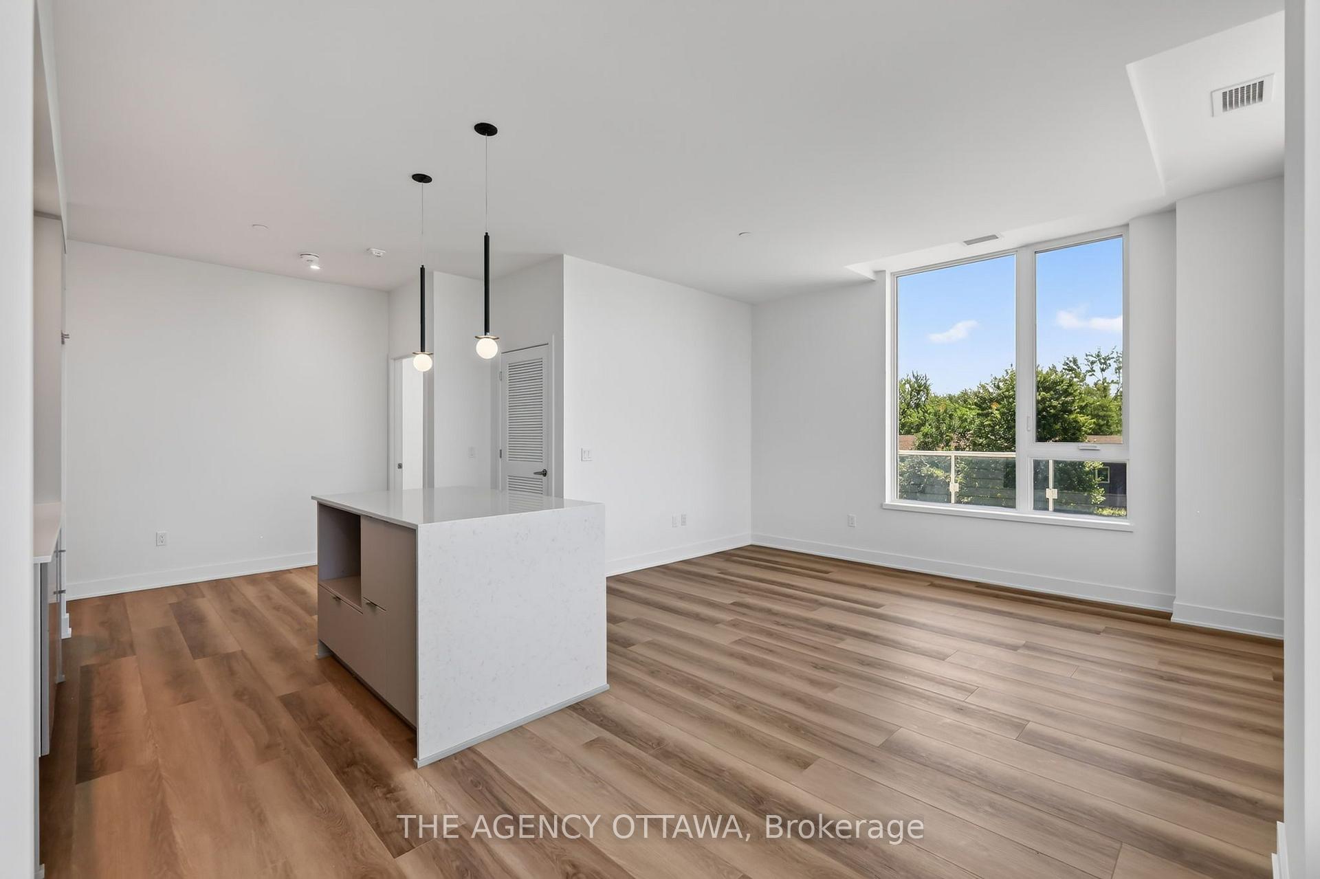 Photo 7 of Unit 304, 3085 Riverside Drive, Ottawa, Mooneys Bay/Riverside Park — HOMEH
