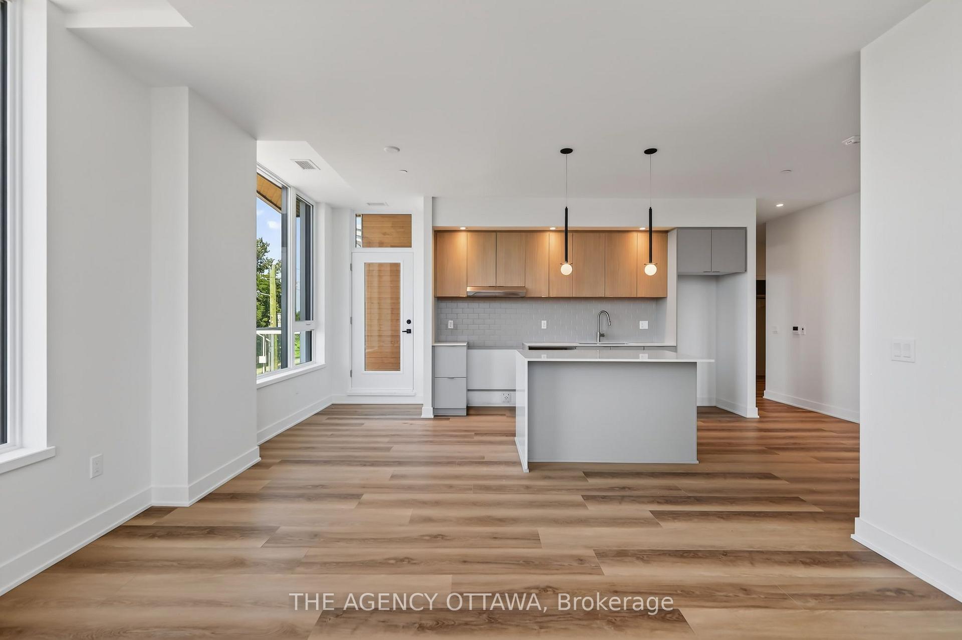 Photo 8 of Unit 304, 3085 Riverside Drive, Ottawa, Mooneys Bay/Riverside Park — HOMEH