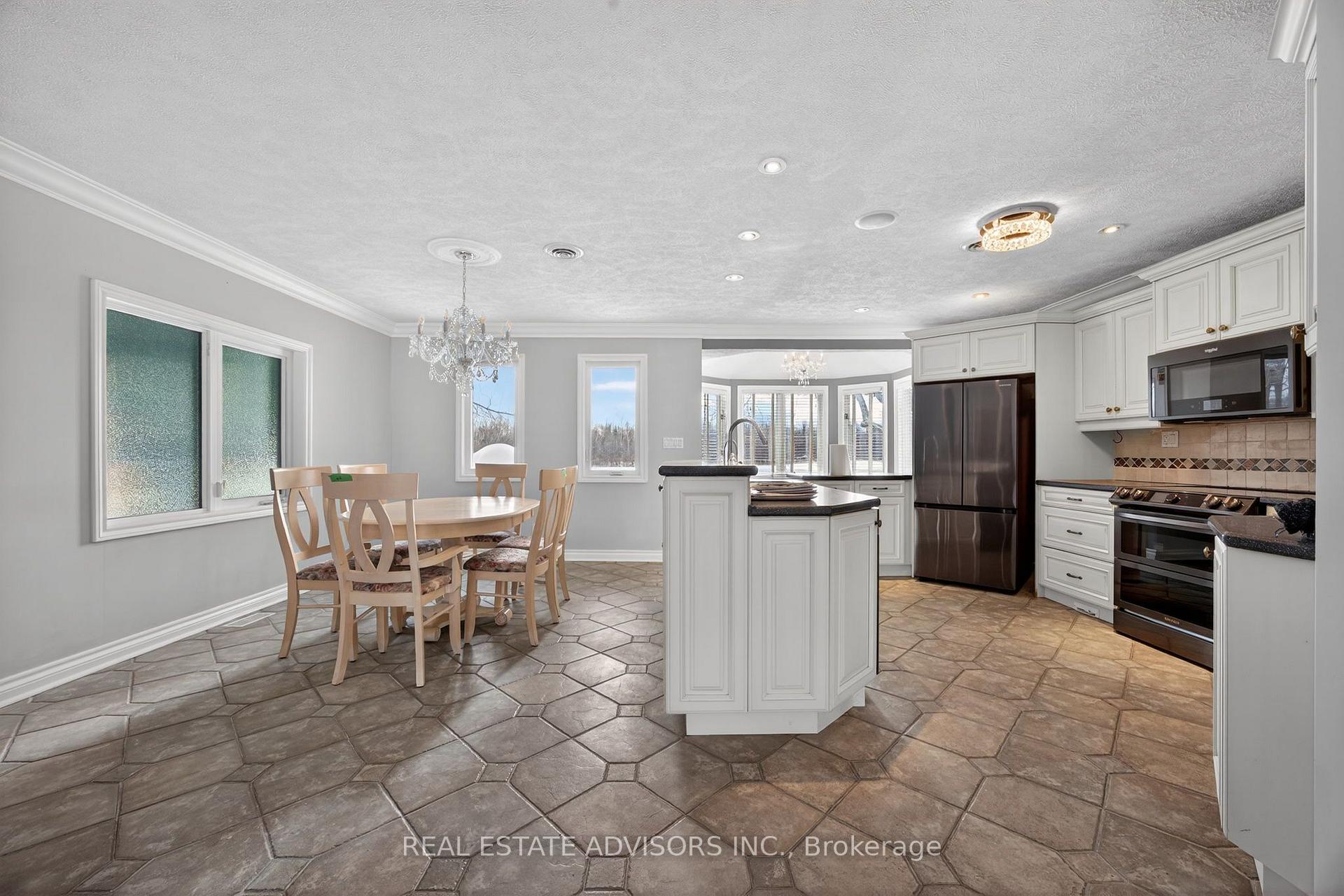 Photo 11 of 1563 15 16 Side Road E, Oro-Medonte, Rural Oro-Medonte — HOMEH