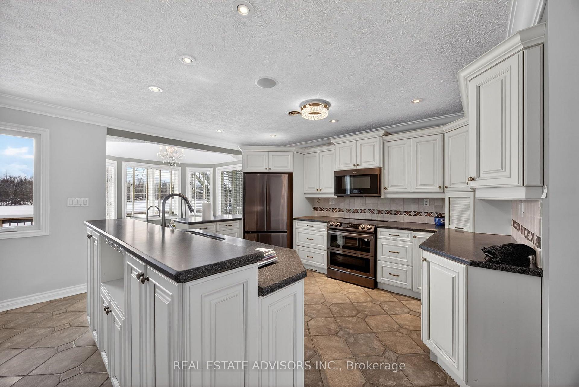 Photo 12 of 1563 15 16 Side Road E, Oro-Medonte, Rural Oro-Medonte — HOMEH