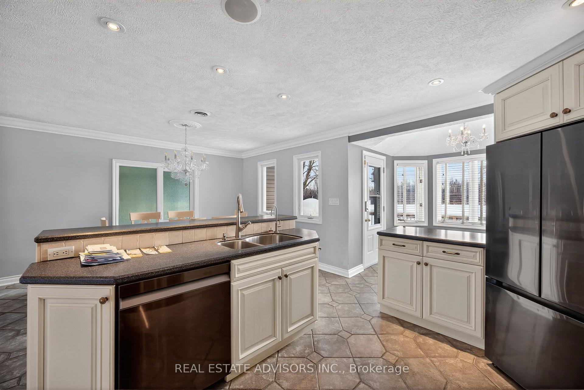 Photo 13 of 1563 15 16 Side Road E, Oro-Medonte, Rural Oro-Medonte — HOMEH