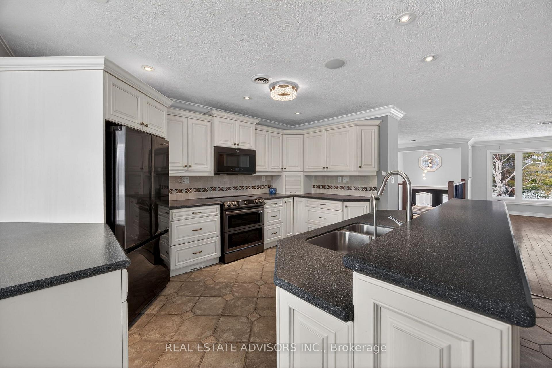 Photo 14 of 1563 15 16 Side Road E, Oro-Medonte, Rural Oro-Medonte — HOMEH