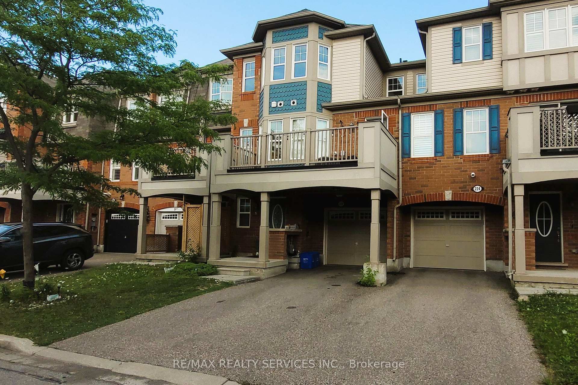 Photo 2 of 222 Mortimer Crescent, Milton, Harrison — HOMEH