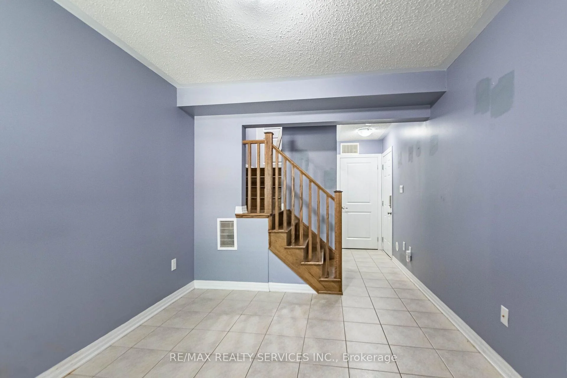 Photo 12 of 222 Mortimer Crescent, Milton, Harrison — HOMEH