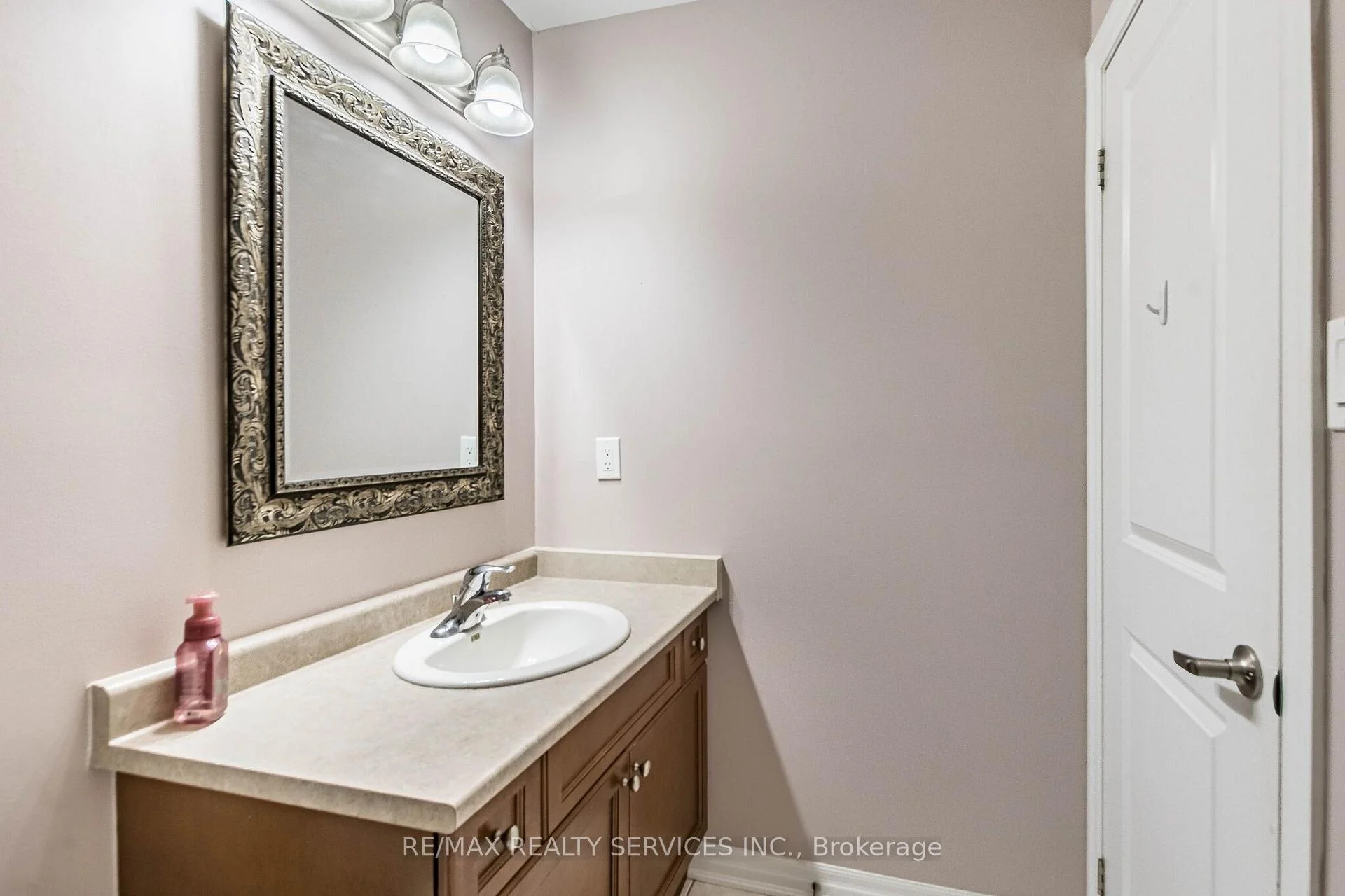 Photo 33 of 222 Mortimer Crescent, Milton, Harrison — HOMEH