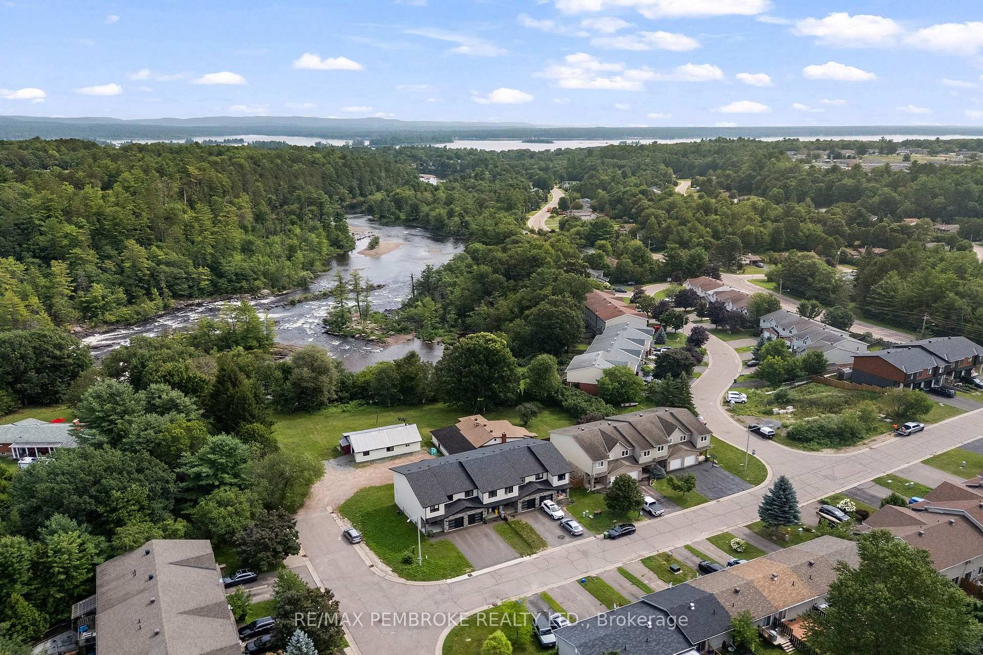 Photo 5 of 41 Northbrook Road, Petawawa, Petawawa — HOMEH