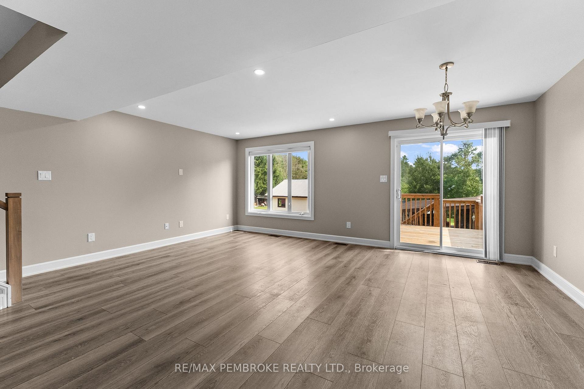 Photo 14 of 41 Northbrook Road, Petawawa, Petawawa — HOMEH