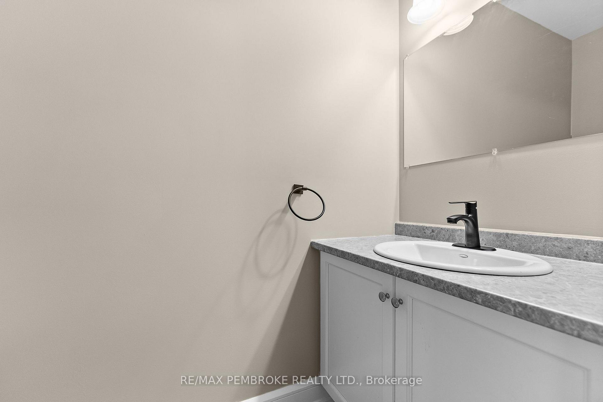 Photo 16 of 41 Northbrook Road, Petawawa, Petawawa — HOMEH