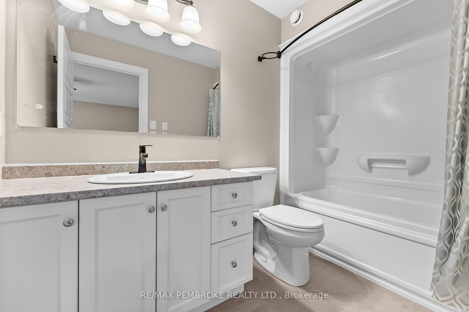 Photo 26 of 41 Northbrook Road, Petawawa, Petawawa — HOMEH
