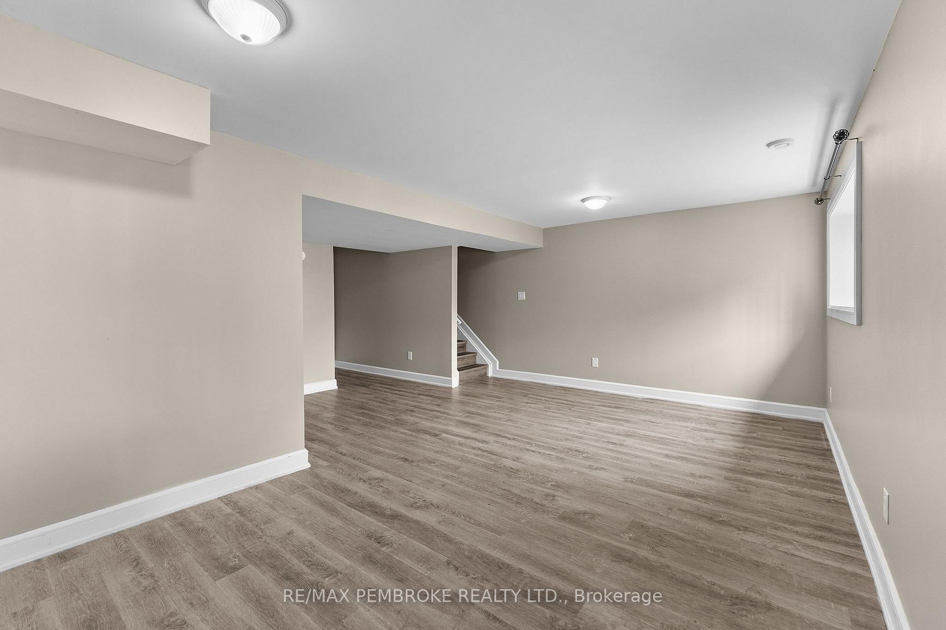 Photo 29 of 41 Northbrook Road, Petawawa, Petawawa — HOMEH