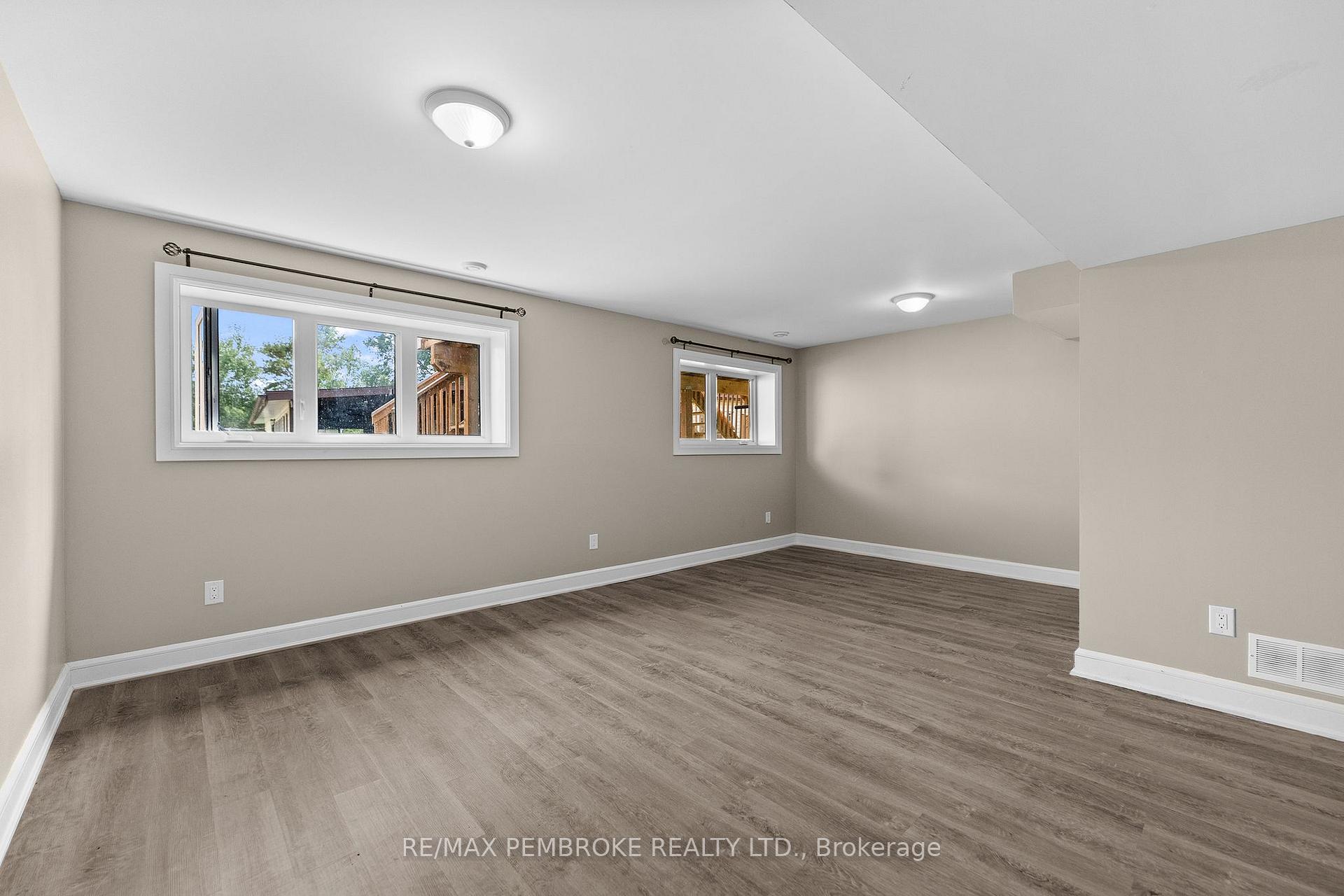 Photo 30 of 41 Northbrook Road, Petawawa, Petawawa — HOMEH