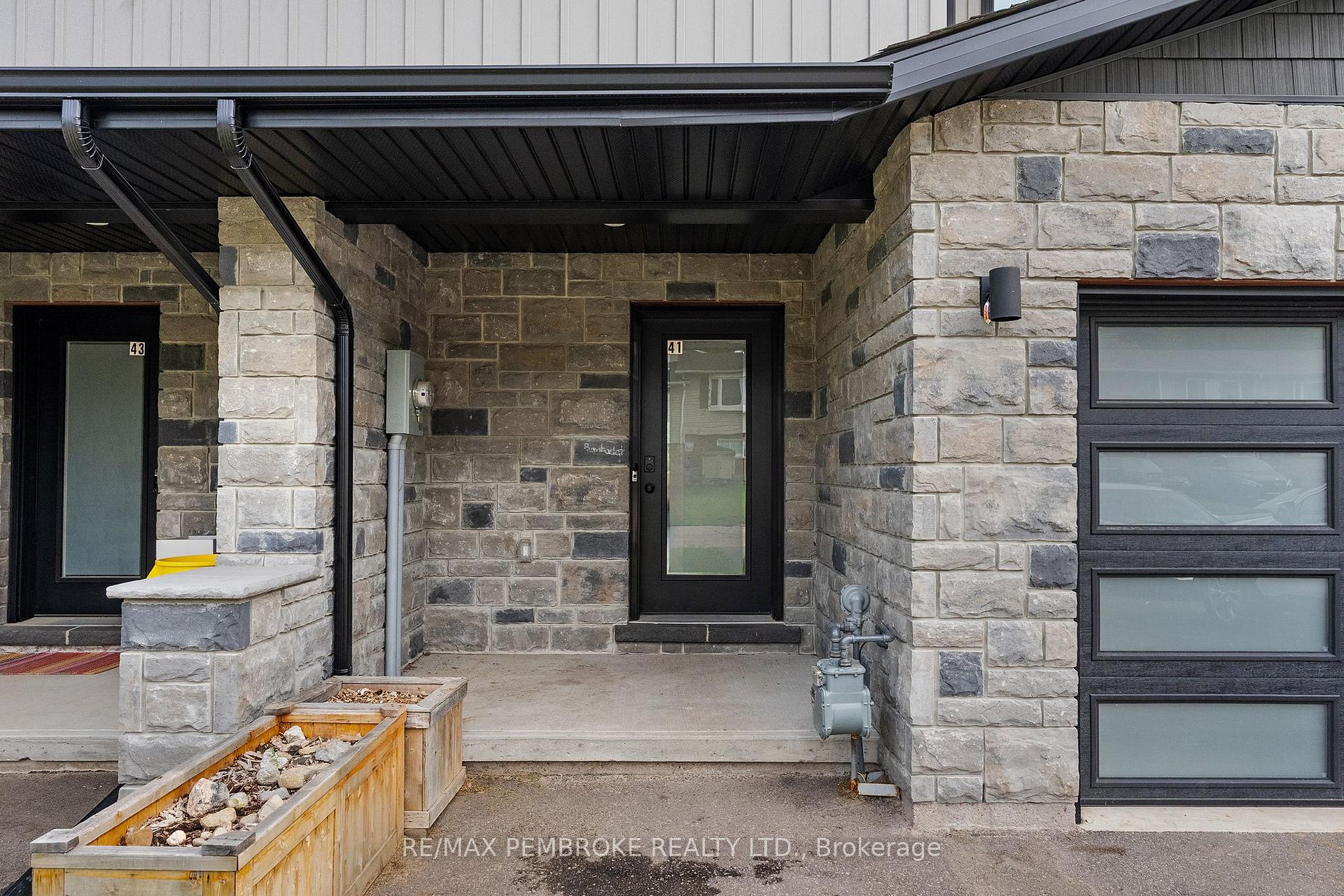 Photo 34 of 41 Northbrook Road, Petawawa, Petawawa — HOMEH