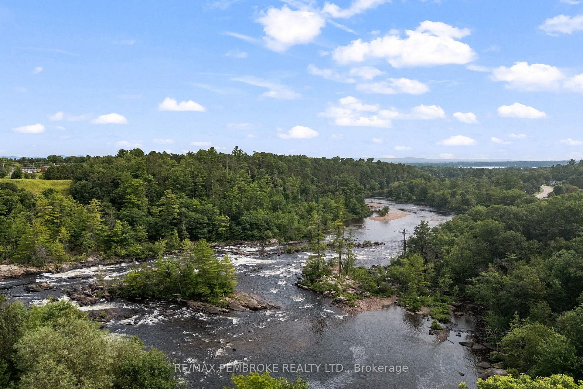 Photo 43 of 41 Northbrook Road, Petawawa, Petawawa — HOMEH