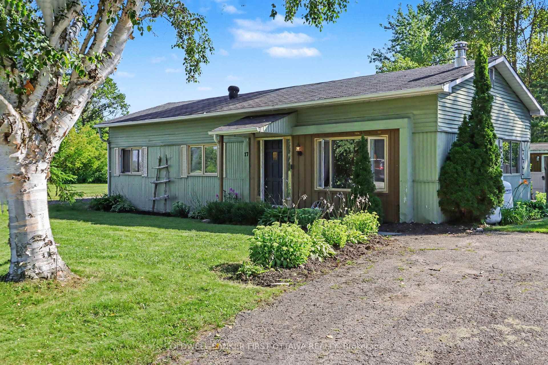 Photo 2 of 17 Bridle Path, Rideau Lakes, Rideau Lakes (South Elmsley) Twp — HOMEH