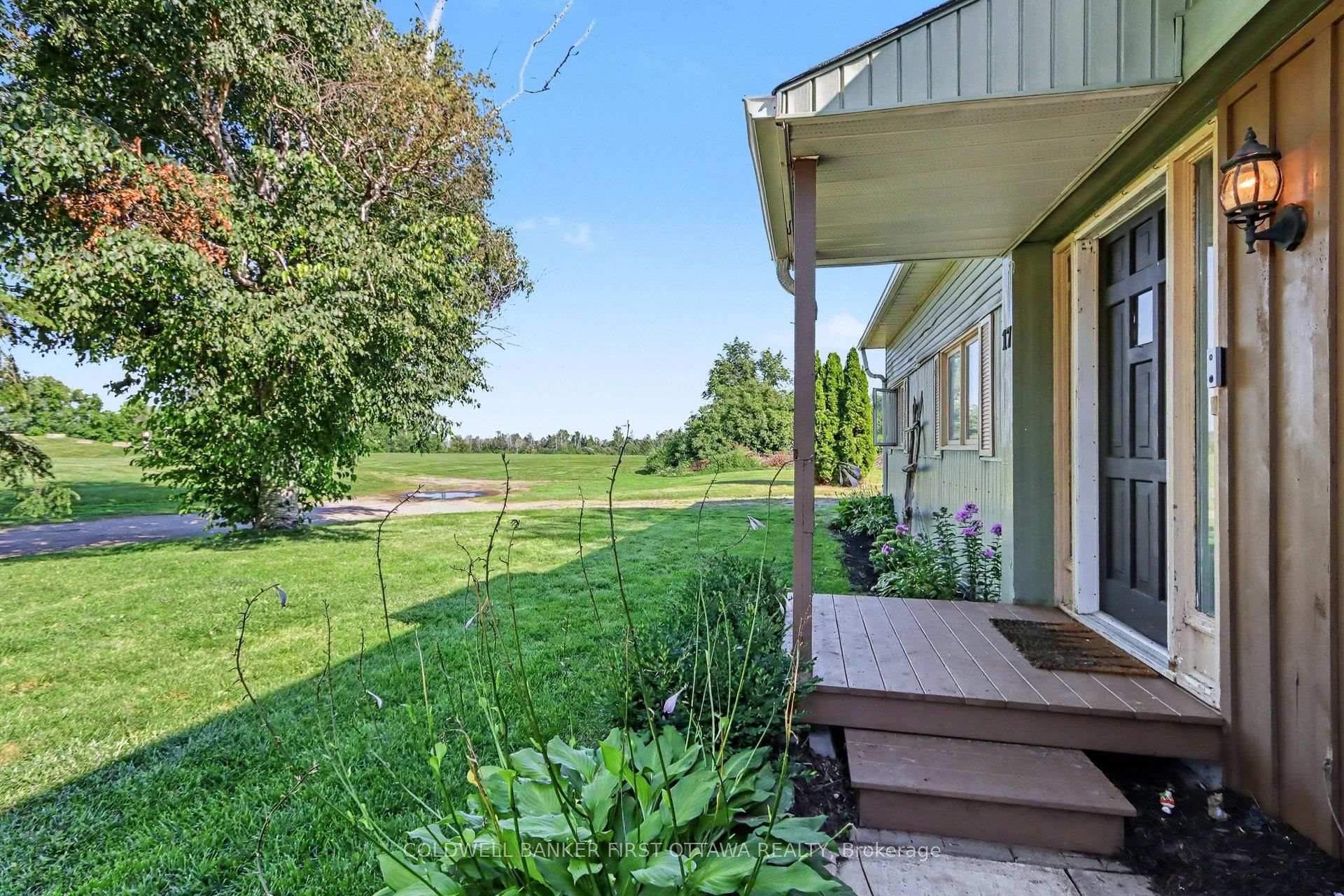 Photo 4 of 17 Bridle Path, Rideau Lakes, Rideau Lakes (South Elmsley) Twp — HOMEH
