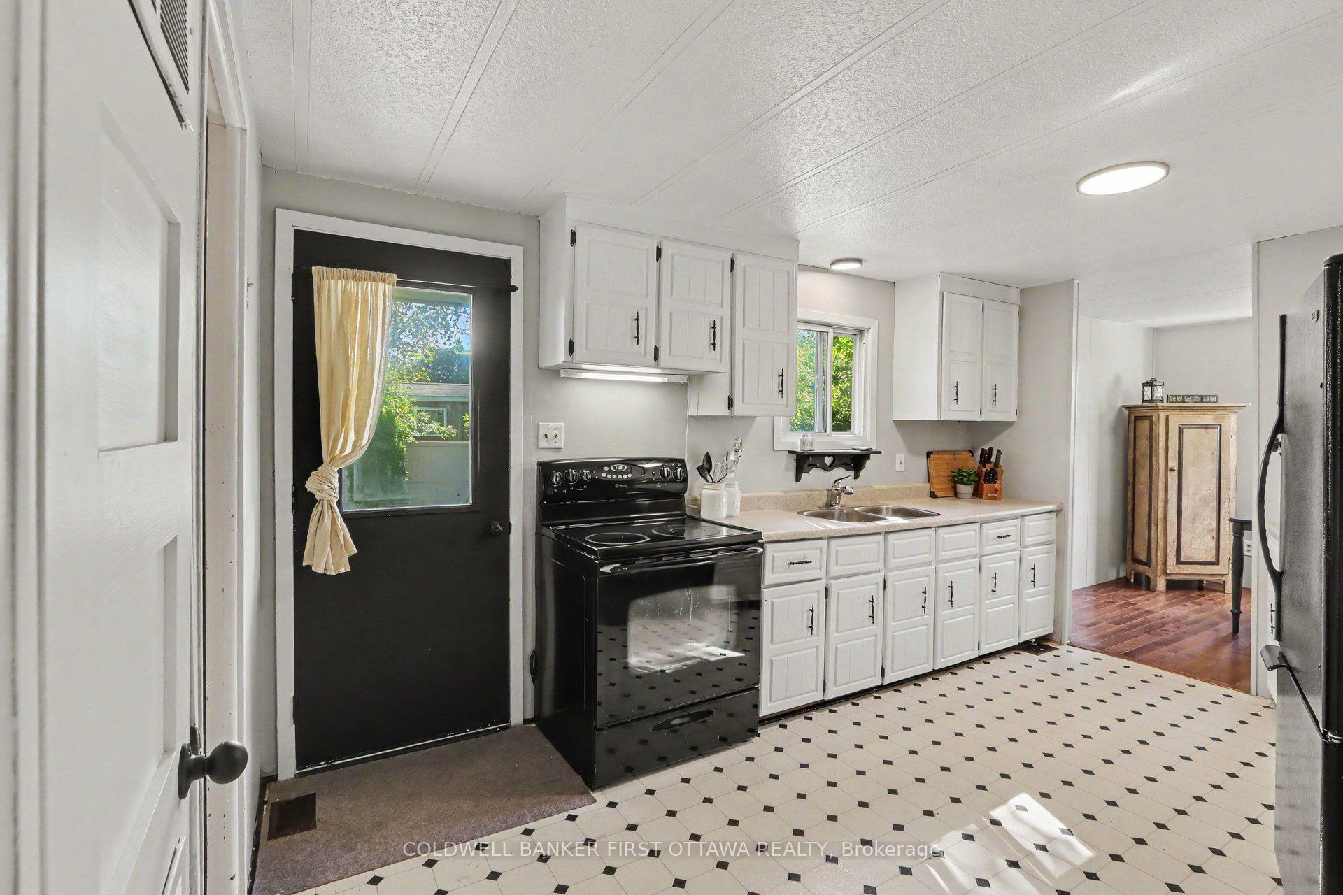 Photo 15 of 17 Bridle Path, Rideau Lakes, Rideau Lakes (South Elmsley) Twp — HOMEH