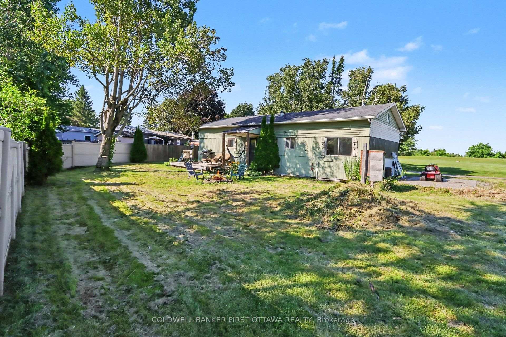 Photo 29 of 17 Bridle Path, Rideau Lakes, Rideau Lakes (South Elmsley) Twp — HOMEH