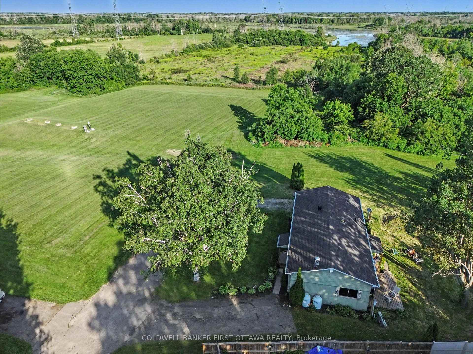 Photo 31 of 17 Bridle Path, Rideau Lakes, Rideau Lakes (South Elmsley) Twp — HOMEH