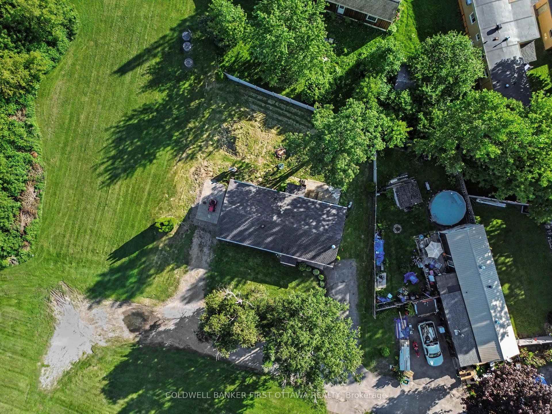 Photo 32 of 17 Bridle Path, Rideau Lakes, Rideau Lakes (South Elmsley) Twp — HOMEH