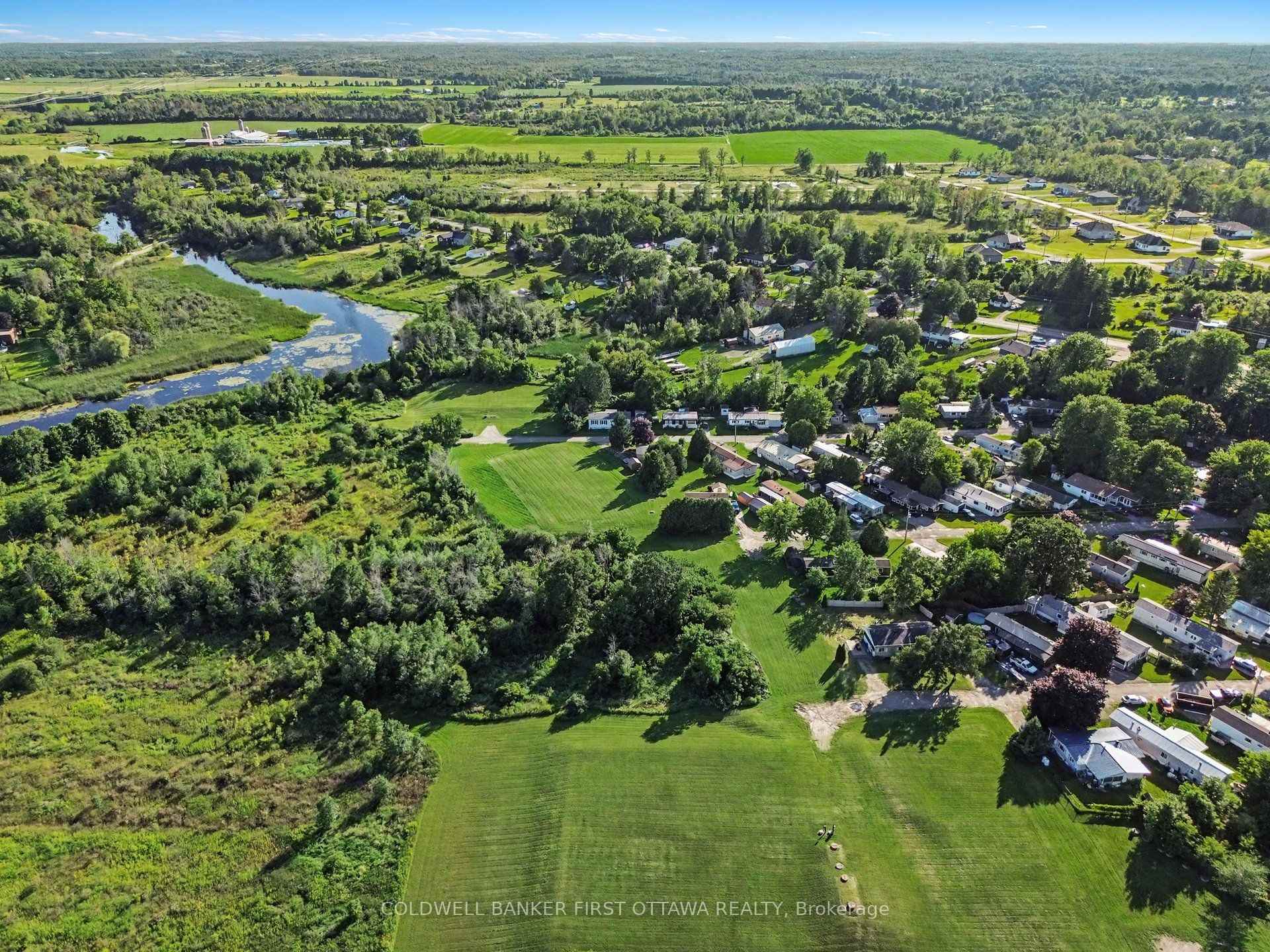Photo 35 of 17 Bridle Path, Rideau Lakes, Rideau Lakes (South Elmsley) Twp — HOMEH
