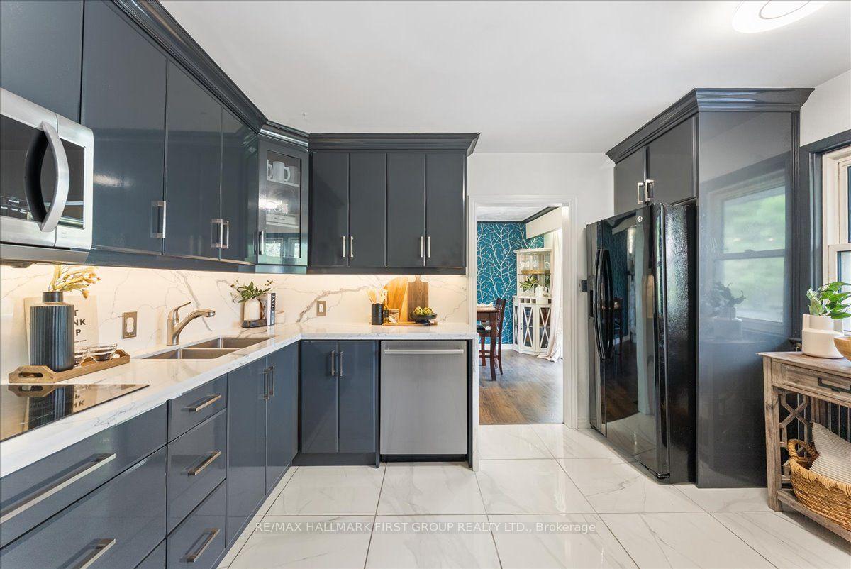 Photo 14 of 121 Nappadale Street, Kawartha Lakes, Woodville — HOMEH