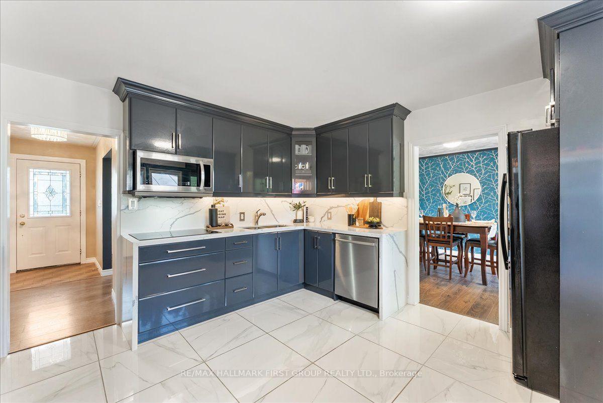 Photo 15 of 121 Nappadale Street, Kawartha Lakes, Woodville — HOMEH