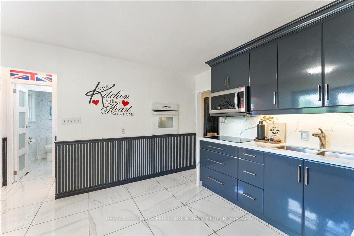 Photo 17 of 121 Nappadale Street, Kawartha Lakes, Woodville — HOMEH