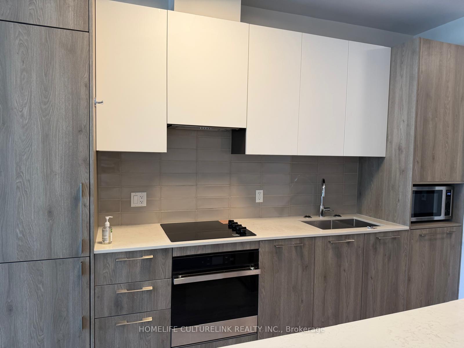Photo 5 of Unit 321, 38 Water Walk Drive, Markham, Unionville — HOMEH