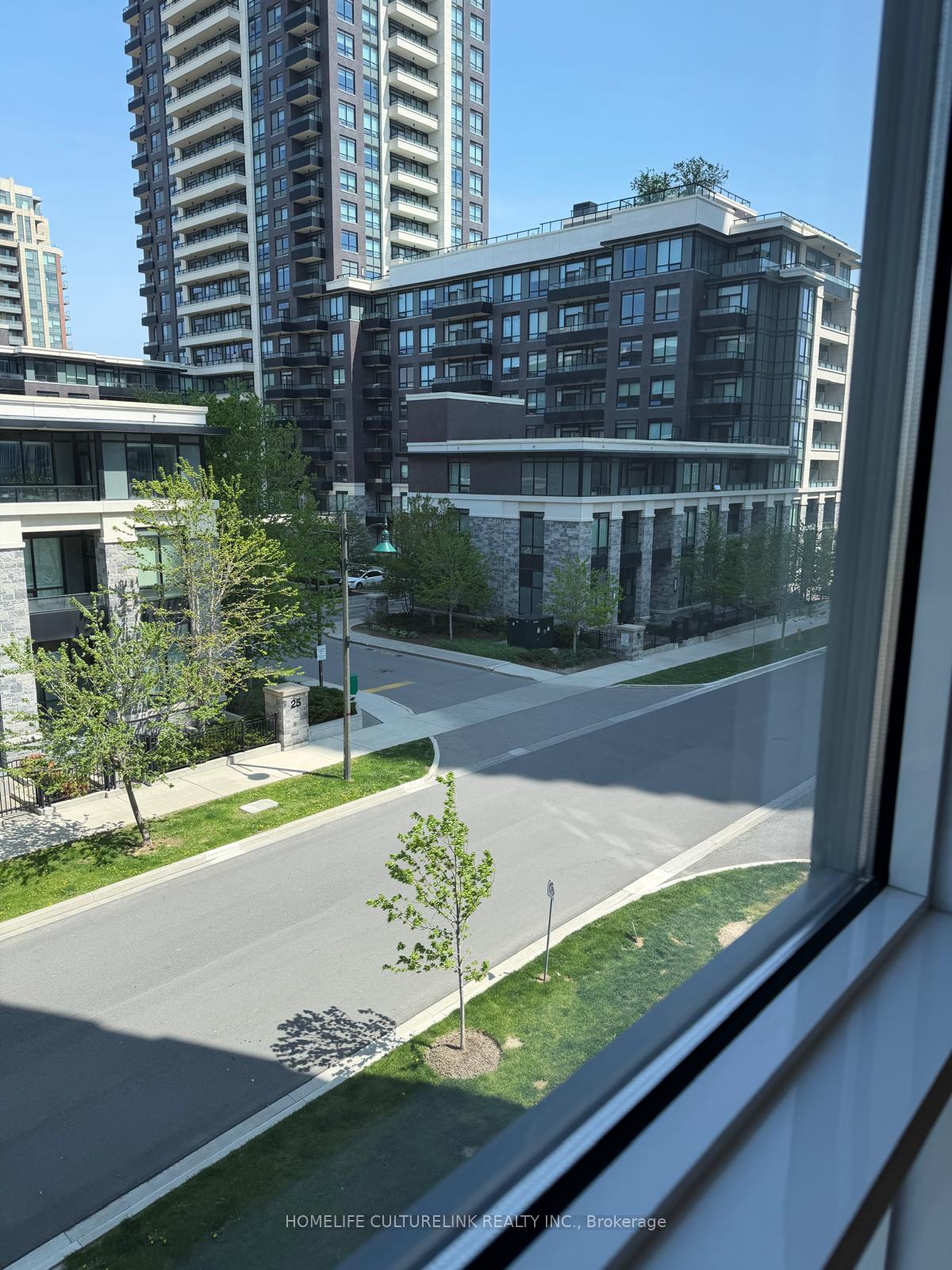 Photo 10 of Unit 321, 38 Water Walk Drive, Markham, Unionville — HOMEH